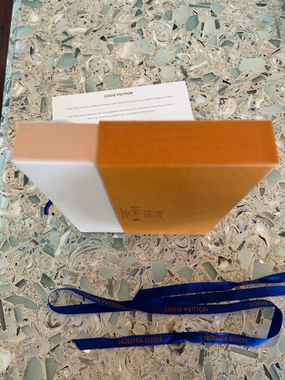 Louis Vuitton Gift Box with Blue Branded Ribbon - Picture 4 of 9
